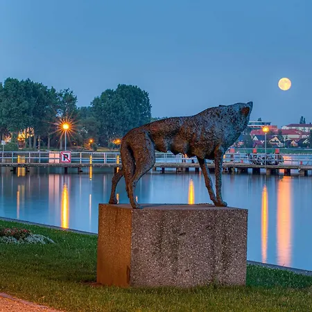 Libelle - In Der Hafenresidenz Mit Kamin & Hafenblick